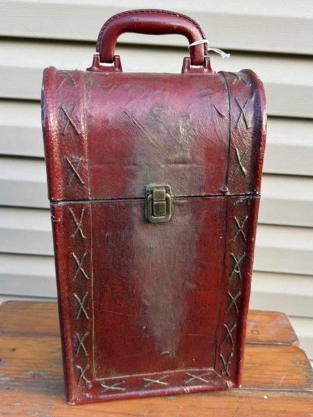 Vintage style wooden double wine box carrier